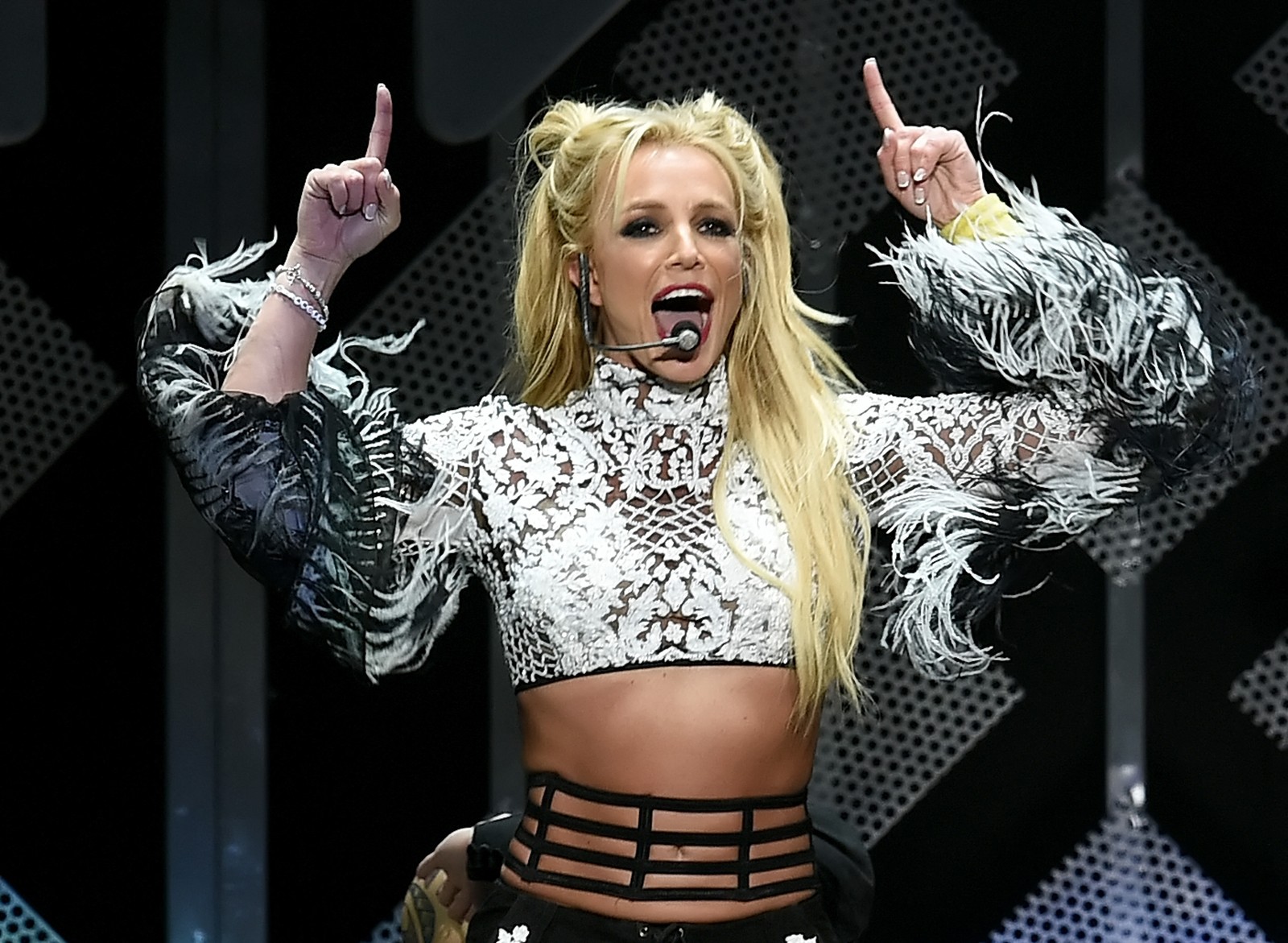 Britney durante show no Staples Center, em Los Angeles, em 2016. Foto: Kevin Winter / AFP. — Foto: Kevin Winter / AFP