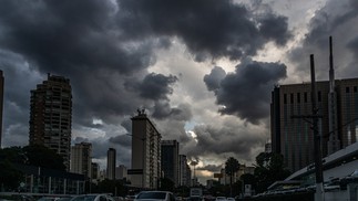 São Paulo vai começar a próxima semana com muitas nuvens e possibilidade de pancadas de chuva e trovoadas isoladas. — Foto: Edilson Dantas