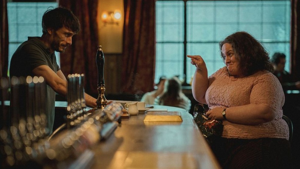 Richard Gadd e Jessica Gunning em 'Bebê Rena' — Foto: Ed Miller/Netflix