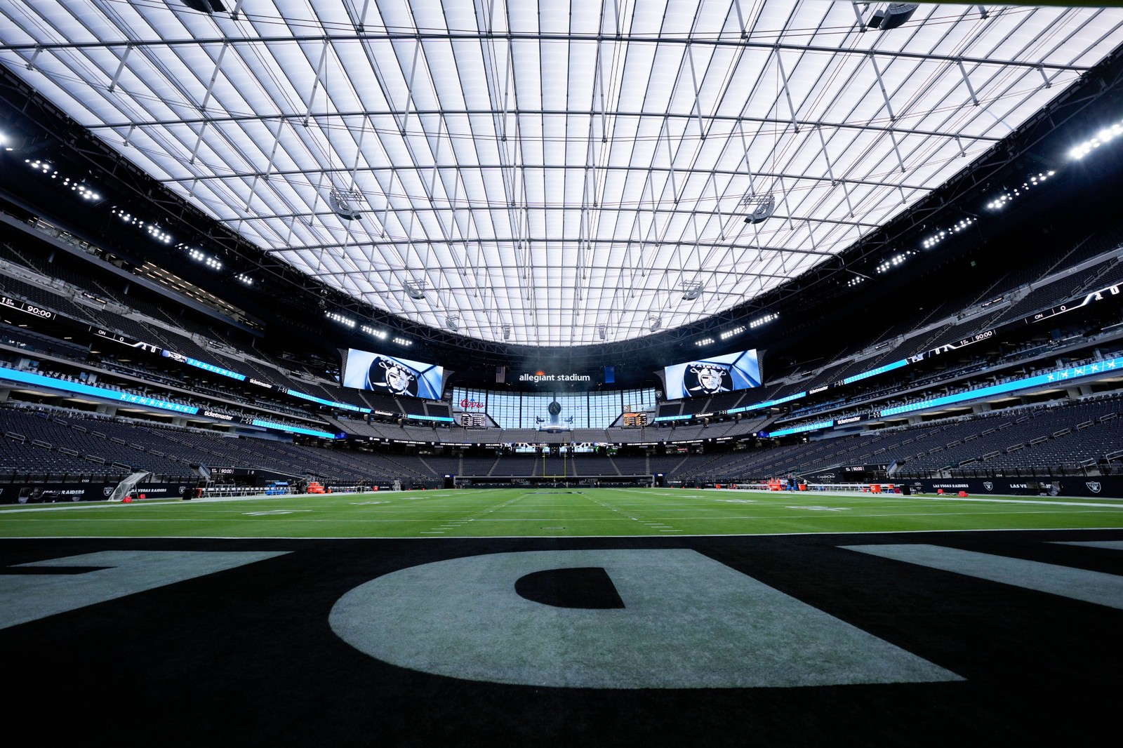 O moderno Allegiant Stadium, casa do Super Bowl 58 — Foto: Divulgação/Las Vegas Raiders