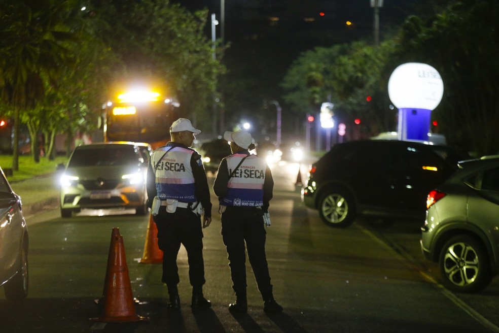 Em dez anos, 59 motoristas foram flagrados alcoolizados dez vezes ou mais na Lei Seca no Rio — Foto: Domingos Peixoto / Agência O Globo