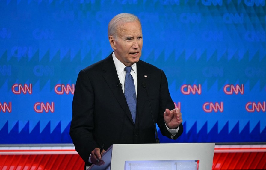 O presidente dos EUA, Joe Biden no primeiro debate presidencial das eleições de 2024 nos estúdios da CNN em Atlanta, Geórgia, a 27 de junho de 2024.