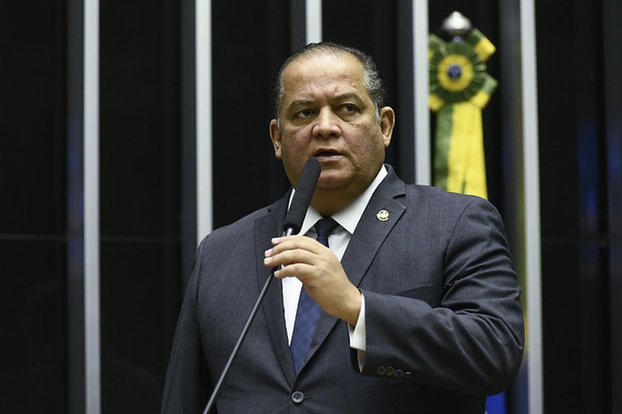 O senador Eduardo Gomes (PL-TO), relator do projeto