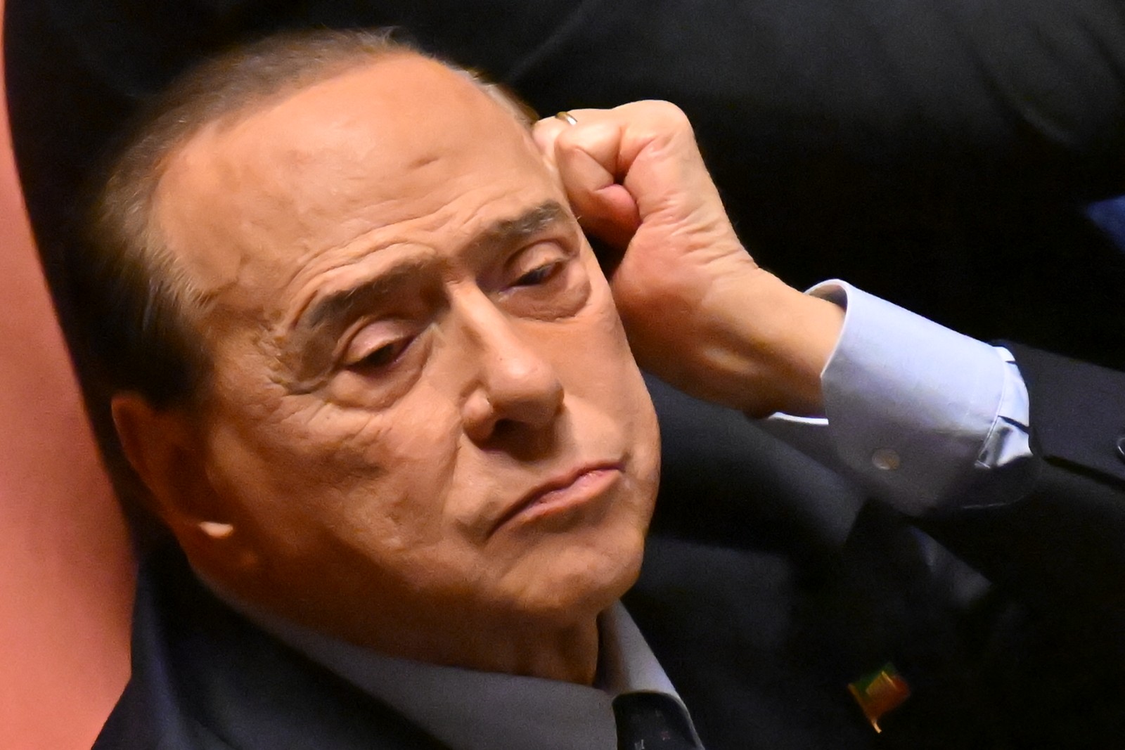 Silvio Berlusconi foi primeiro-ministro da Itália entre 1994 a 1995, depois de 2001 a 2006 e novamente entre  2008 a 2011 — Foto: ALBERTO PIZZOLI/AFP