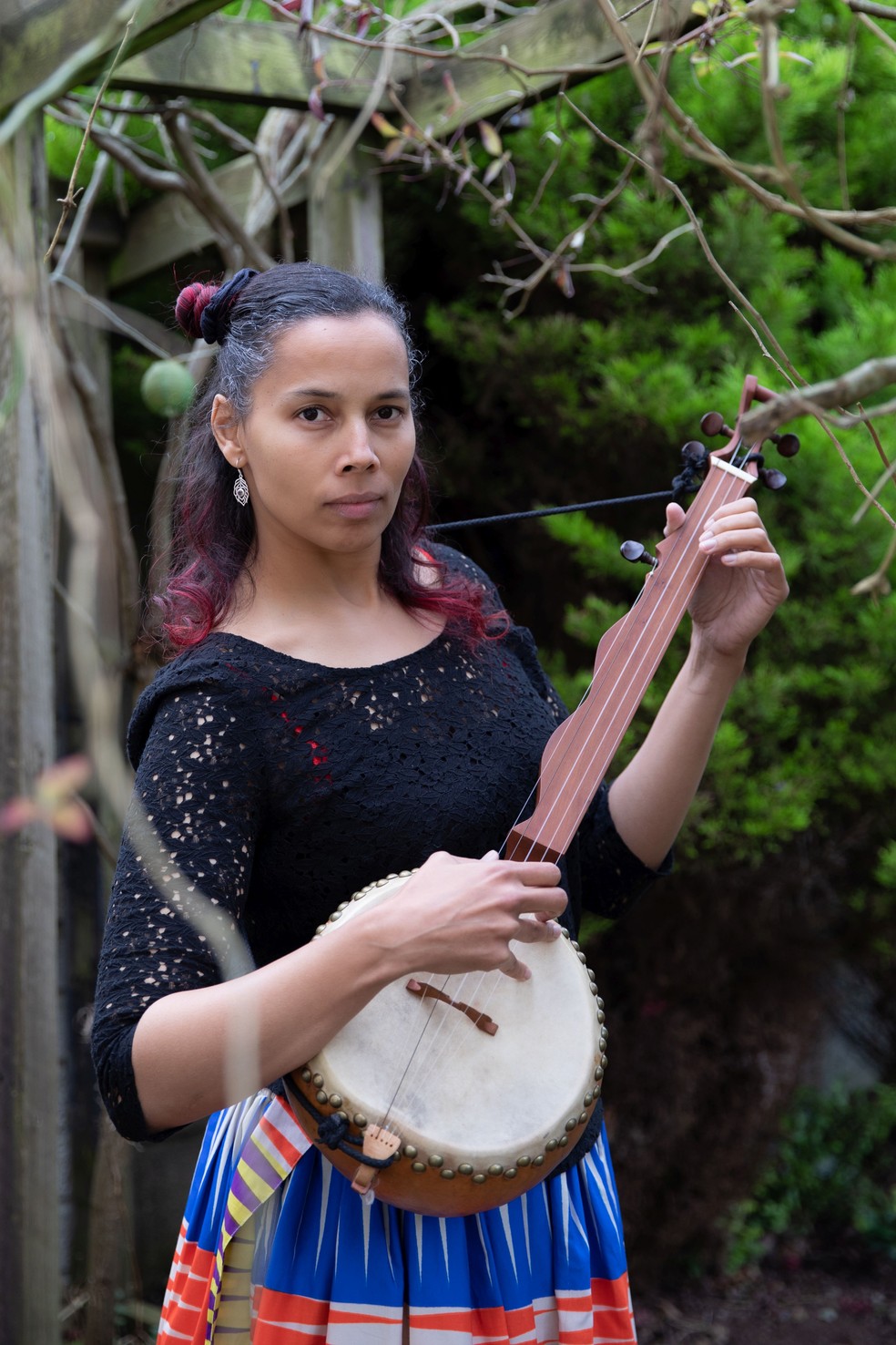 A musicista americana  Rhiannon Giddens — Foto: Karen Cox/The New York Times