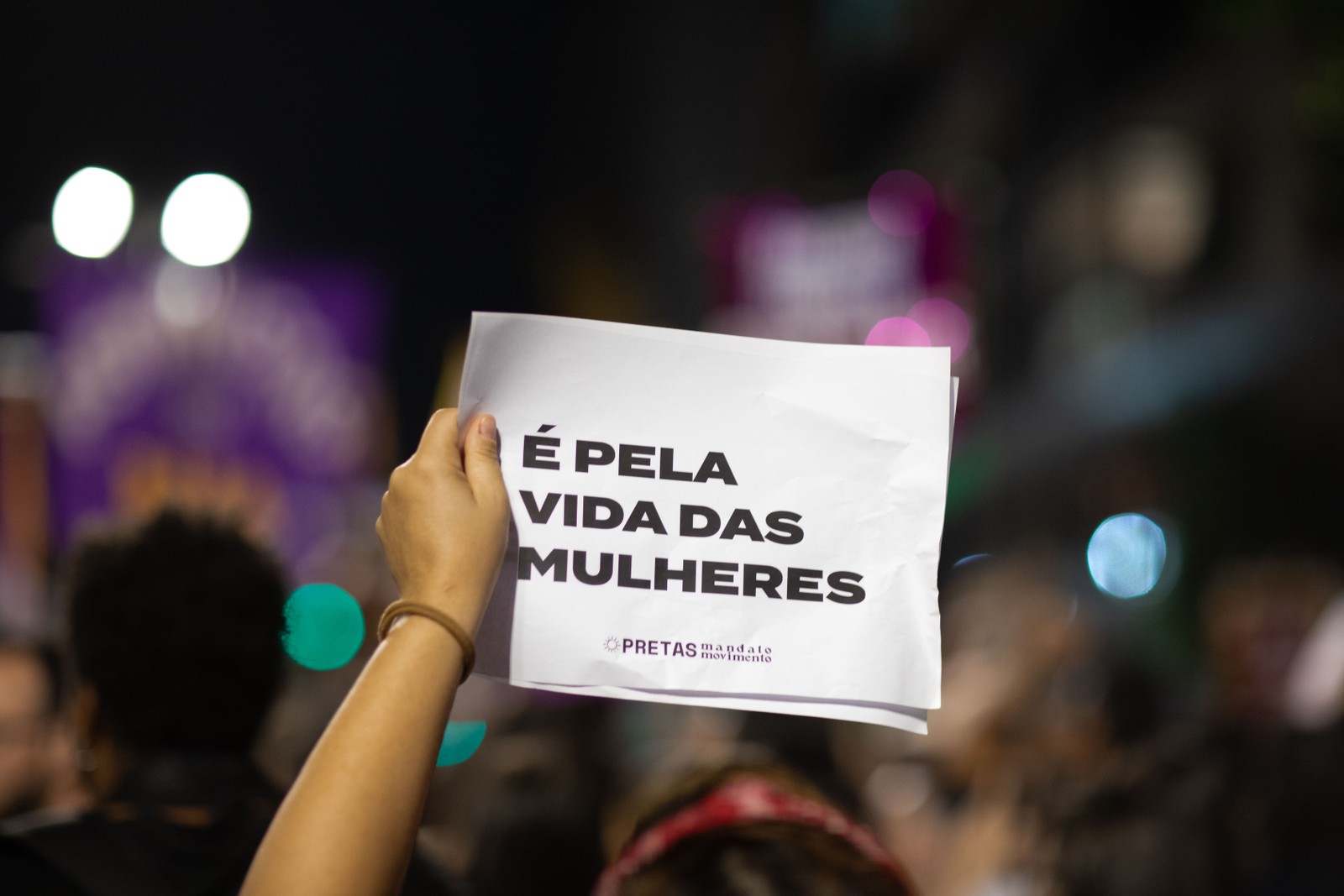 Manifestação na Av. Paulista contra o projeto de lei PL1904 que trata do aborto e esta sendo tramitada na Câmara do Deputados. — Foto: Edilson Dantas / O Globo