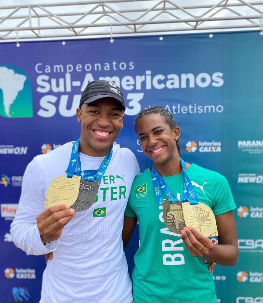 Erik Cardoso e a namorada Giovana Rosalia, atleta dos 400m rasos — Foto: Reprodução