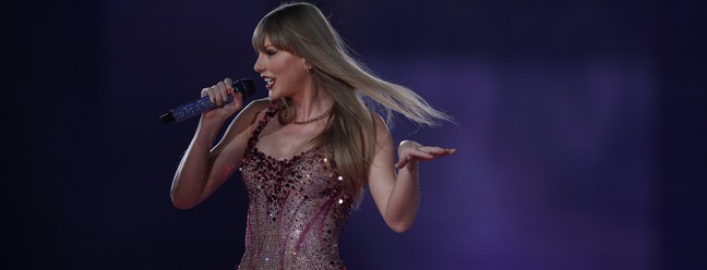 A cantora Taylor Swift se apresentou neste domingo no estádio Nilton Santos — Foto: Alexandre Cassiano / Agência O Globo