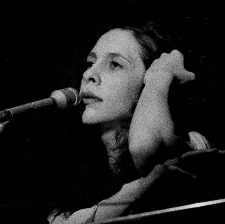 Gal Costa no show Cantar, 1974, Teatro da Praia — Foto: Thereza Eugênia/Instagram