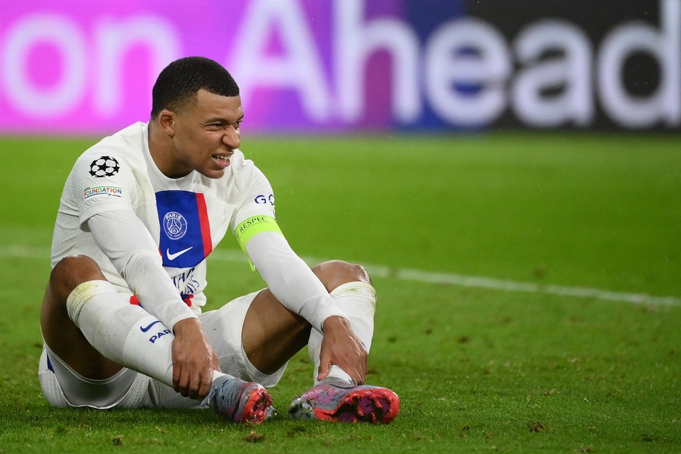 Mbappé não evitou nova derrota do PSG na Champions — Foto: AFP