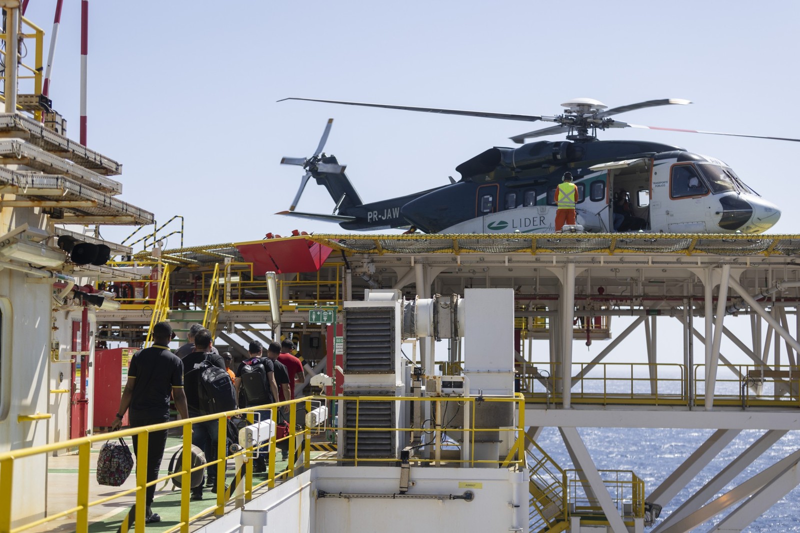 O navio-plataforma P-71, da Petrobras — Foto: Márcia Foletto / Agência O Globo