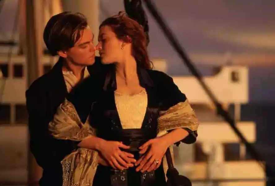 Kate Winslet e Leonardo DiCaprio em cena do filme Titanic