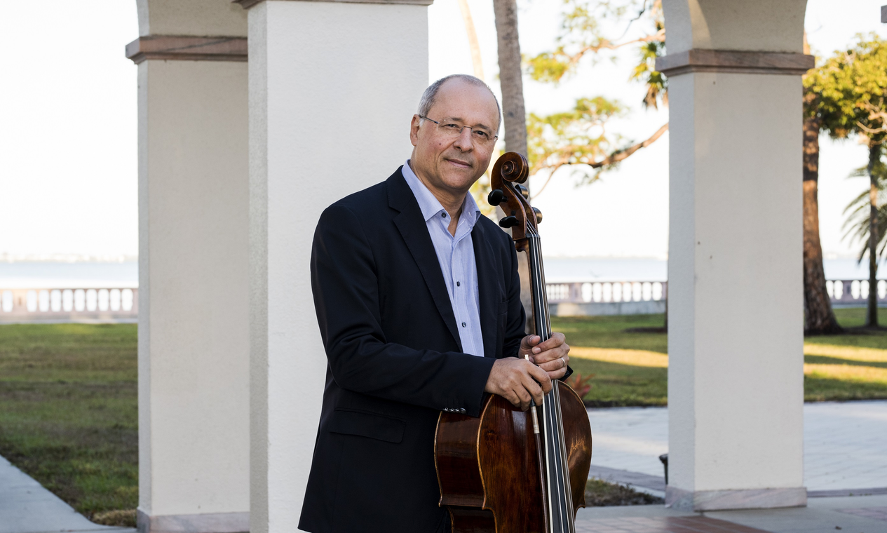 Morre o violoncelista Antonio Meneses, aos 66 anos