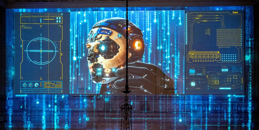 Imagens alusivas à IA projetadas em um palácio de Viena: enquanto pesquisadores de Oxford não veem na tecnologia uma ameaça ao emprego, economistas brasileiros temem maior desigualdade