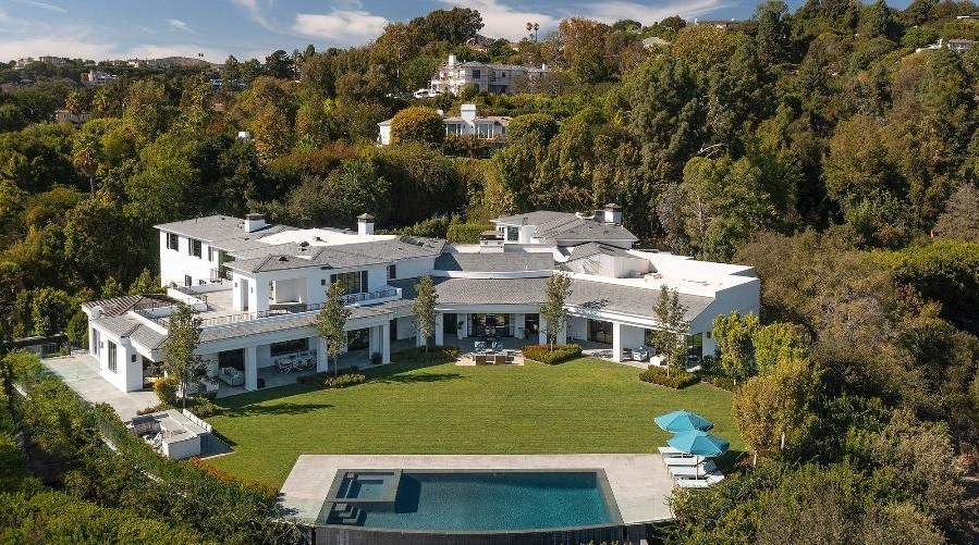 Vista aérea de parte da mansão de Jennifer Lopez e Ben Affleck — Foto: Reprodução/Imobiliária Hilton & Hyland