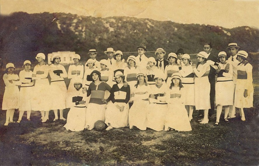 Jogadoras do ABC Football Club e Centro Sportivo Natalense em 1920