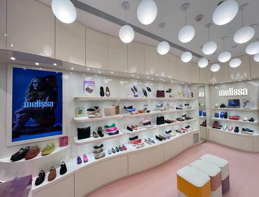 Loja da Melissa na China: Grendene investe na exportação de sandálias para a China, que já é o terceiro destino de suas vendas para o exterior
