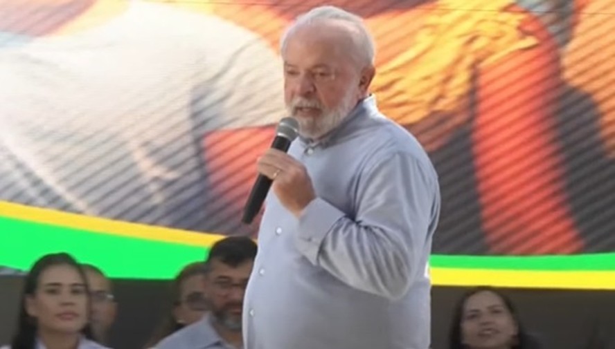 O presidente Lula discursa em Parintins, no Amazonas