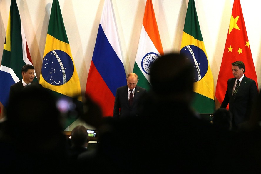 Presidente da China, Xi Jinping, da Rússia, Vladimir Putin, e o então presidente brasileiro, Jair Bolsonaro, em reunião dos Brics