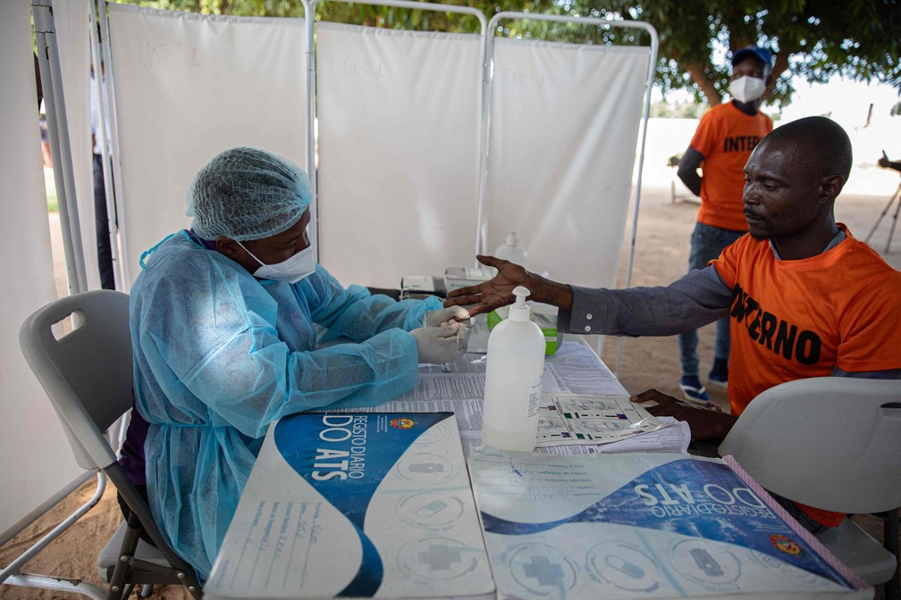 Os testes tradicionais para tuberculose precisam de laboratórios e podem ser difíceis de realizar em zonas rurais — Foto: Alfredo Zuniga/AFP