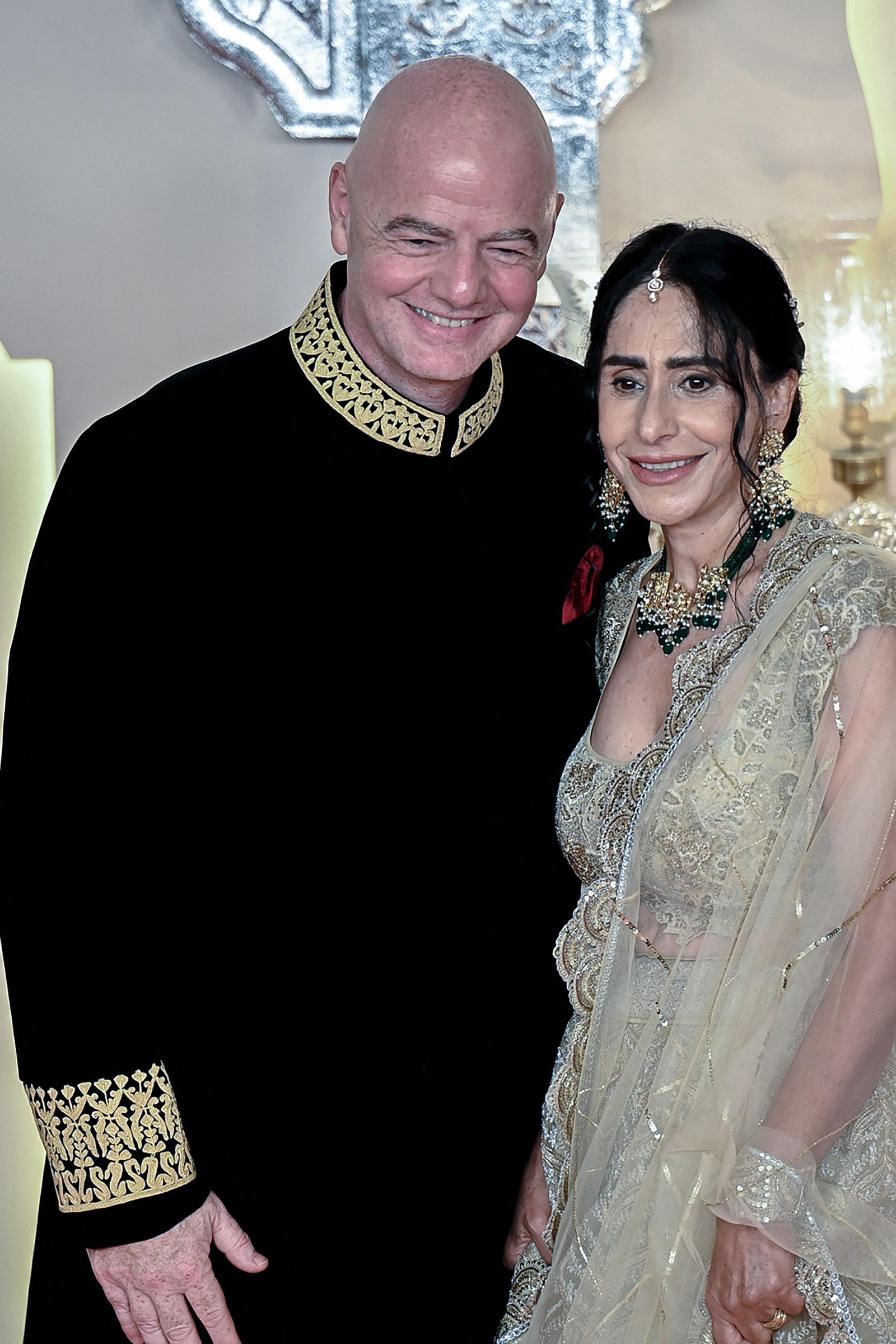 Gianni Infantino e a mulher, Leena Al Ashqar, chegam para casamento na Índia — Foto: AFP