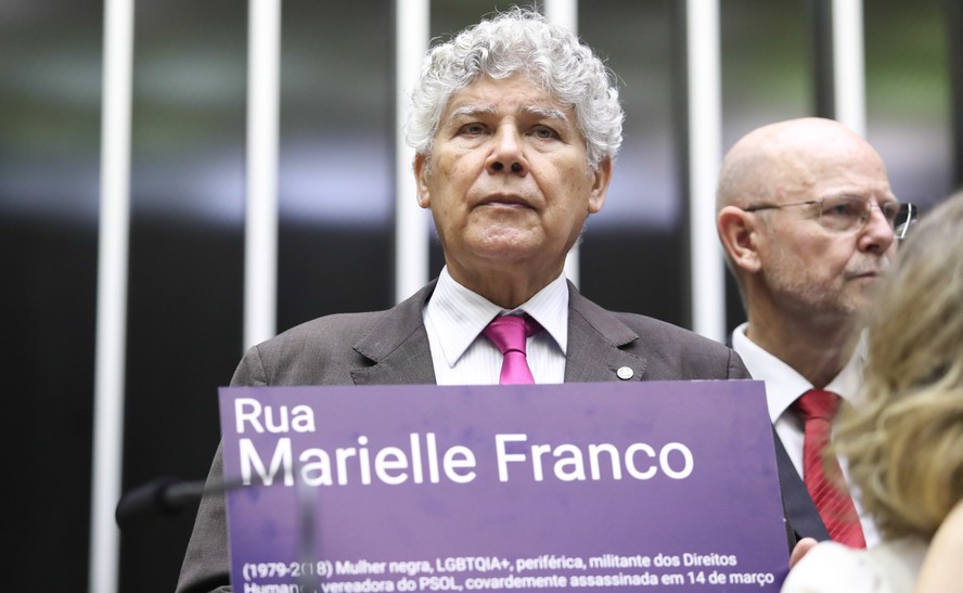 O deputado federal Chico Alencar (PSOL-RJ) durante homenagem à vereadora Marielle Franco e seu motorista, Anderson Gomes, em março de 2024