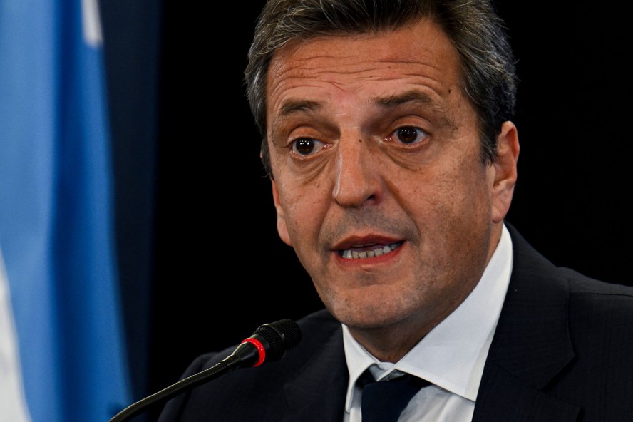 Ministro da Economia da Argentina, Sergio Massa, foi confirmado como candidato da situação à Presidência.