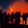 Vulcão ativo mais alto da Europa entra em erupção e lança 'cascata de lava' na Itália - Reprodução