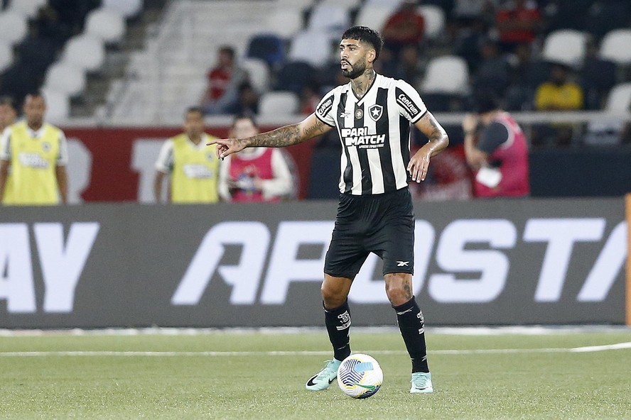 Barboza foi um dos melhores em campo na vitória do Botafogo sobre o Internacional