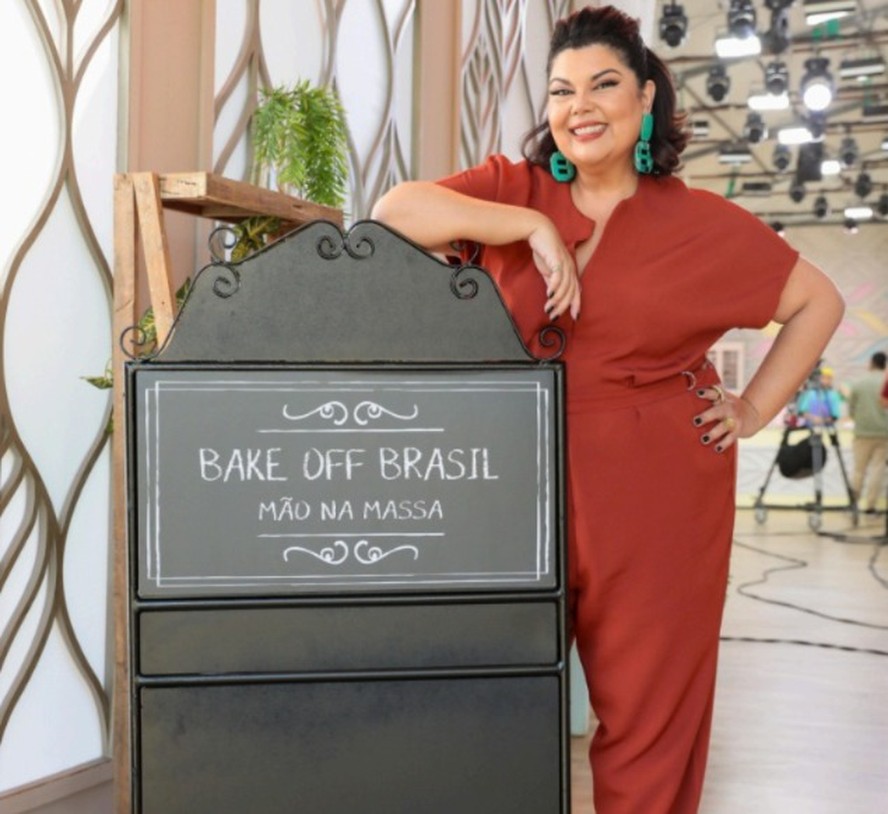 Fabiana Karla é a nova apresentadora do 'Bake Off Brasil - Mão na massa'