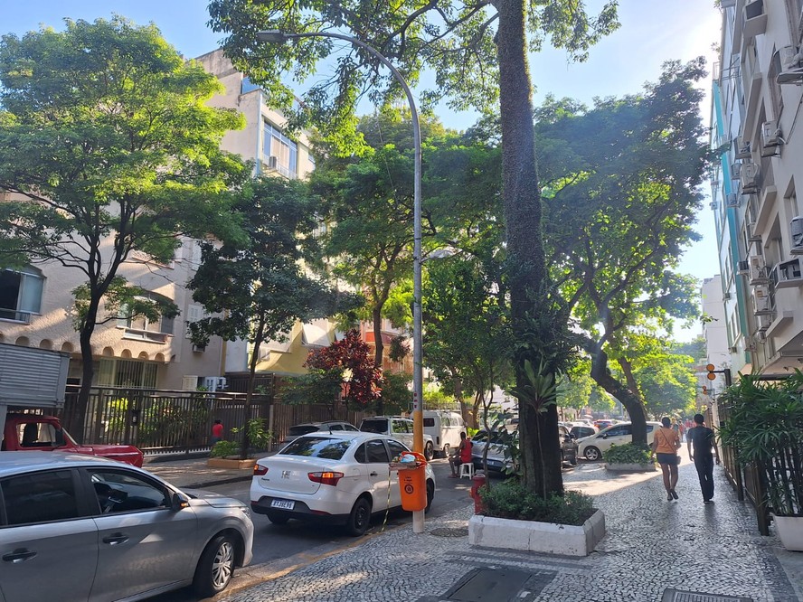 Poste onde porteiro teria sofrido uma descarga elétrica