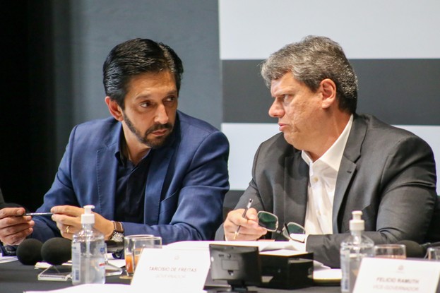 Ricardo Nunes e Tarcísio de Freitas em reunião no Palácio dos Bandeirantes. Dupla tem feito críticas à Enel