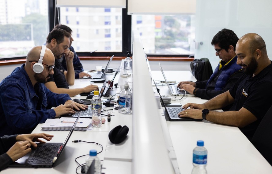 Kennedy Teixeira, e Diego Bonfim, ambos analistas de suporte na Vockan, empresa que aderiu à semana de 4 dias