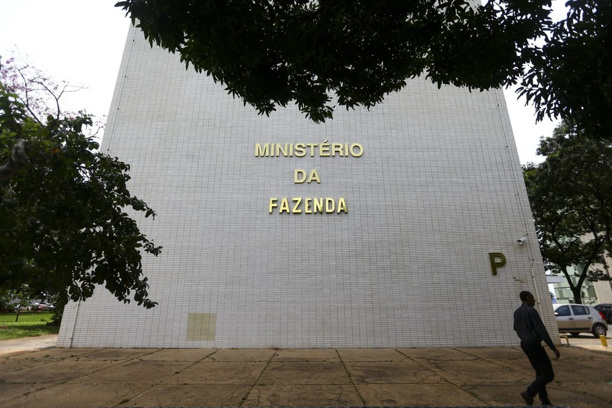 Integrantes dos ministérios da Fazenda e do Planejamento querem submeter planos ao governo