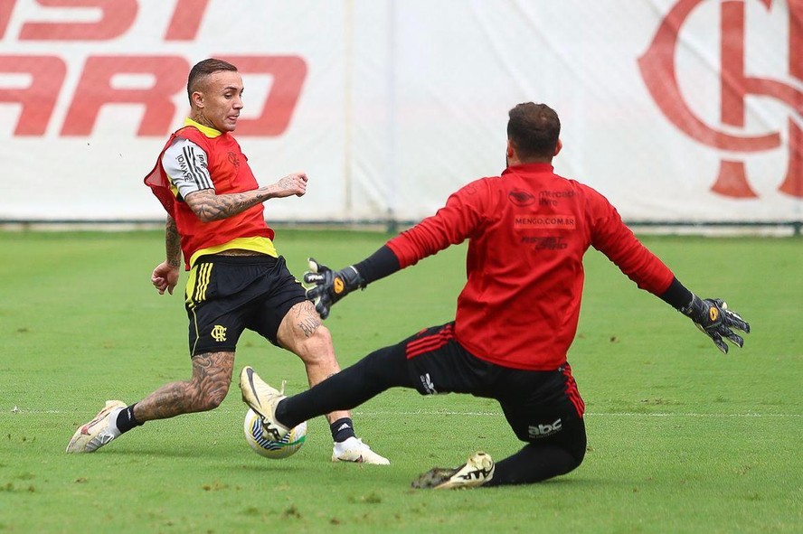 Cebolinha em treino do Flamengo nesta sexta-feira