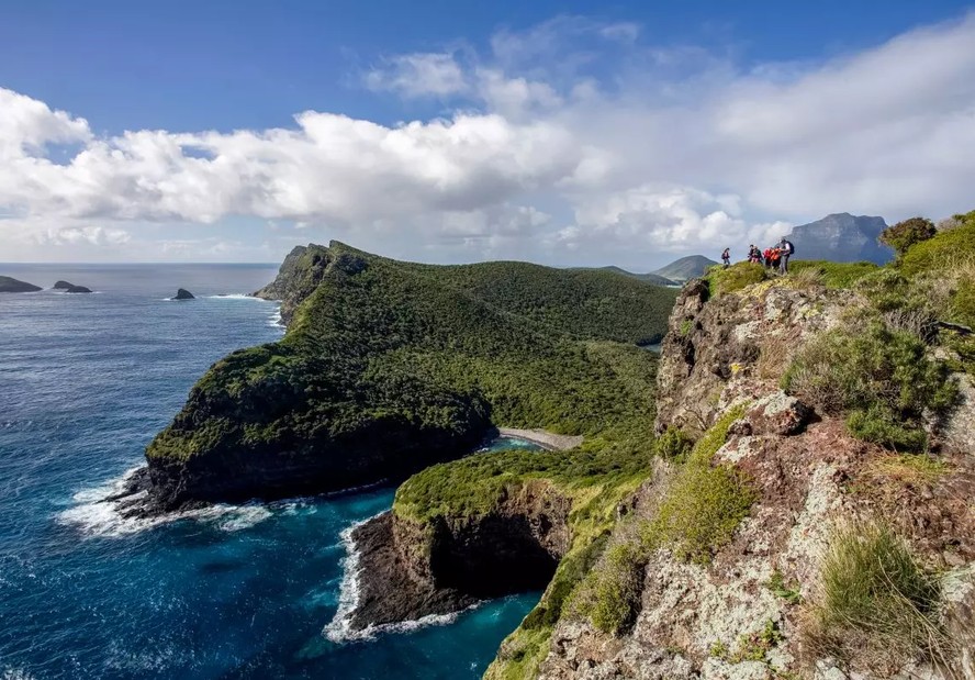 A ilha de Lord Howe é conhecida pelo visual paradisíaco e as iniciativas eficientes de preservação da fauna e flora