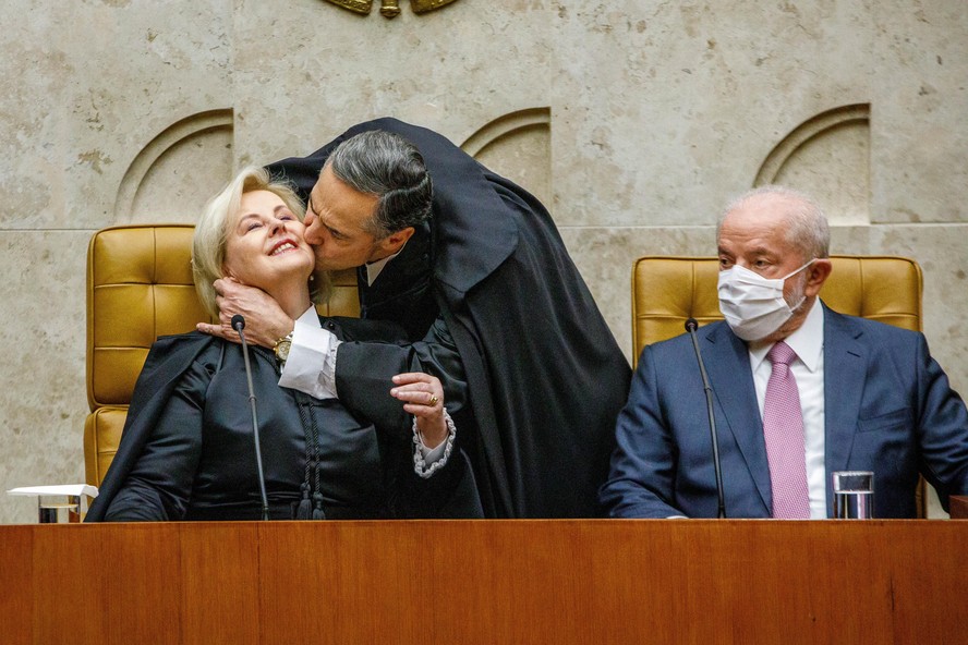 Rosa Weber, Barroso e Lula durante a posse do novo presidente do Supremo