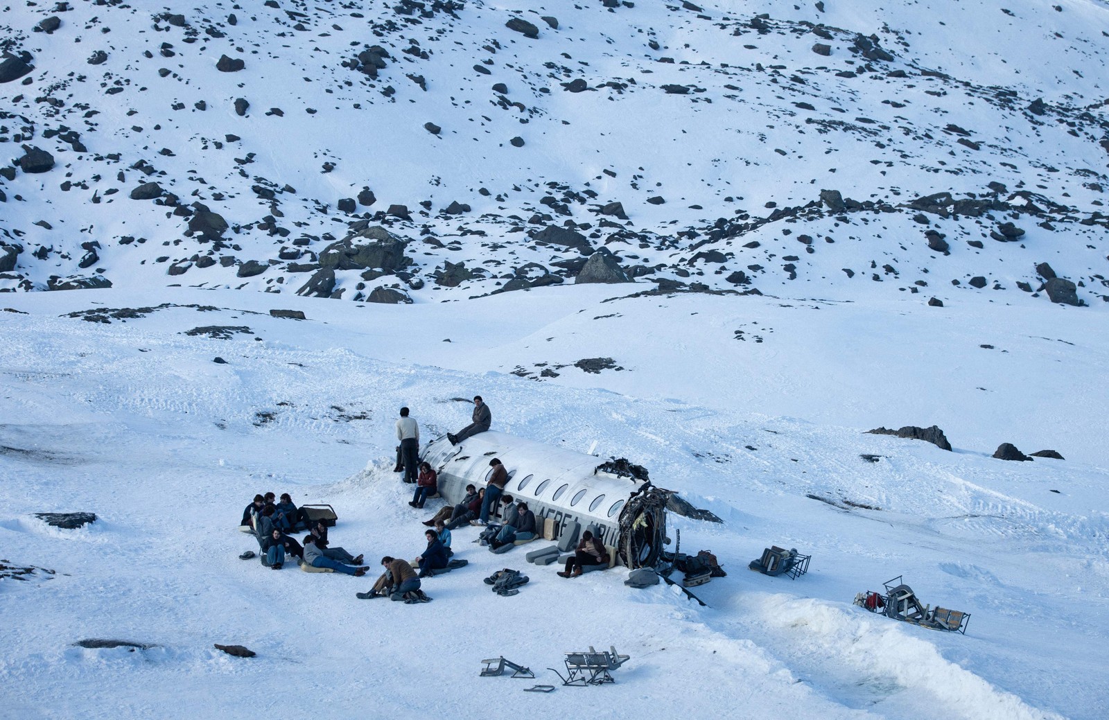 'Sociedade da Neve', que disputa vaga ao Oscar, dá voz ao acidente de avião nos Andes — Foto: Netflix / AFP
