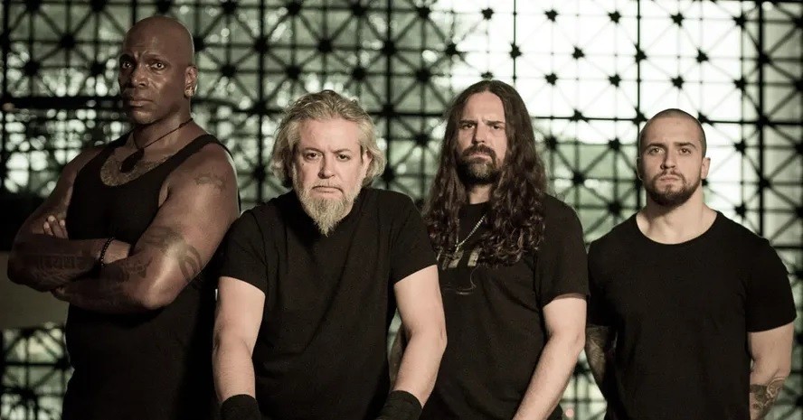 O grupo Sepultura, ainda com o baterista Eloy Casagrande (à direita)