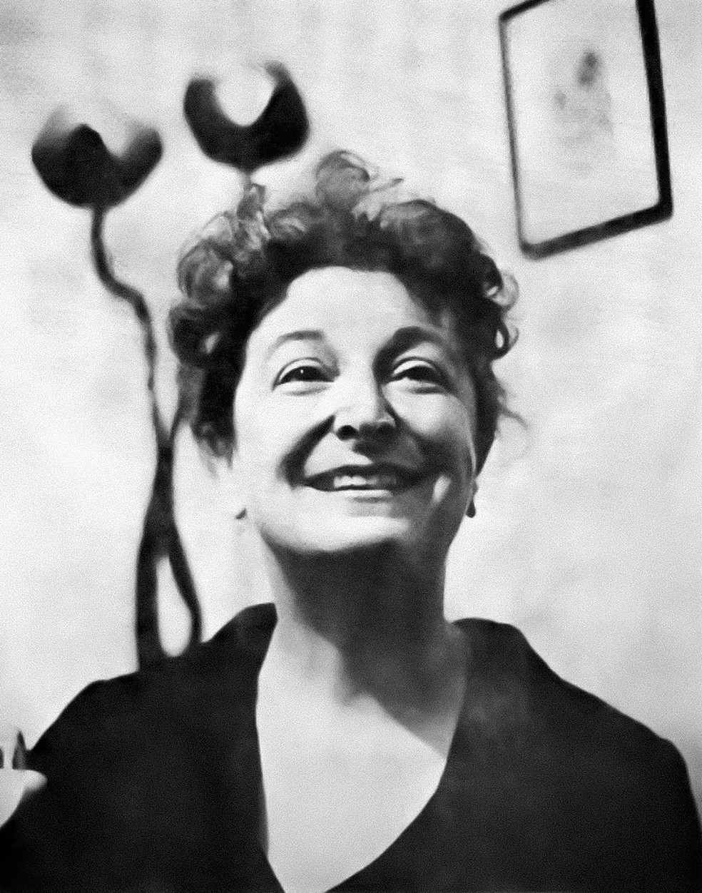 Pauline Kael em foto do seu livro 'Kiss kiss bang bang', de 1968 — Foto: Reprodução