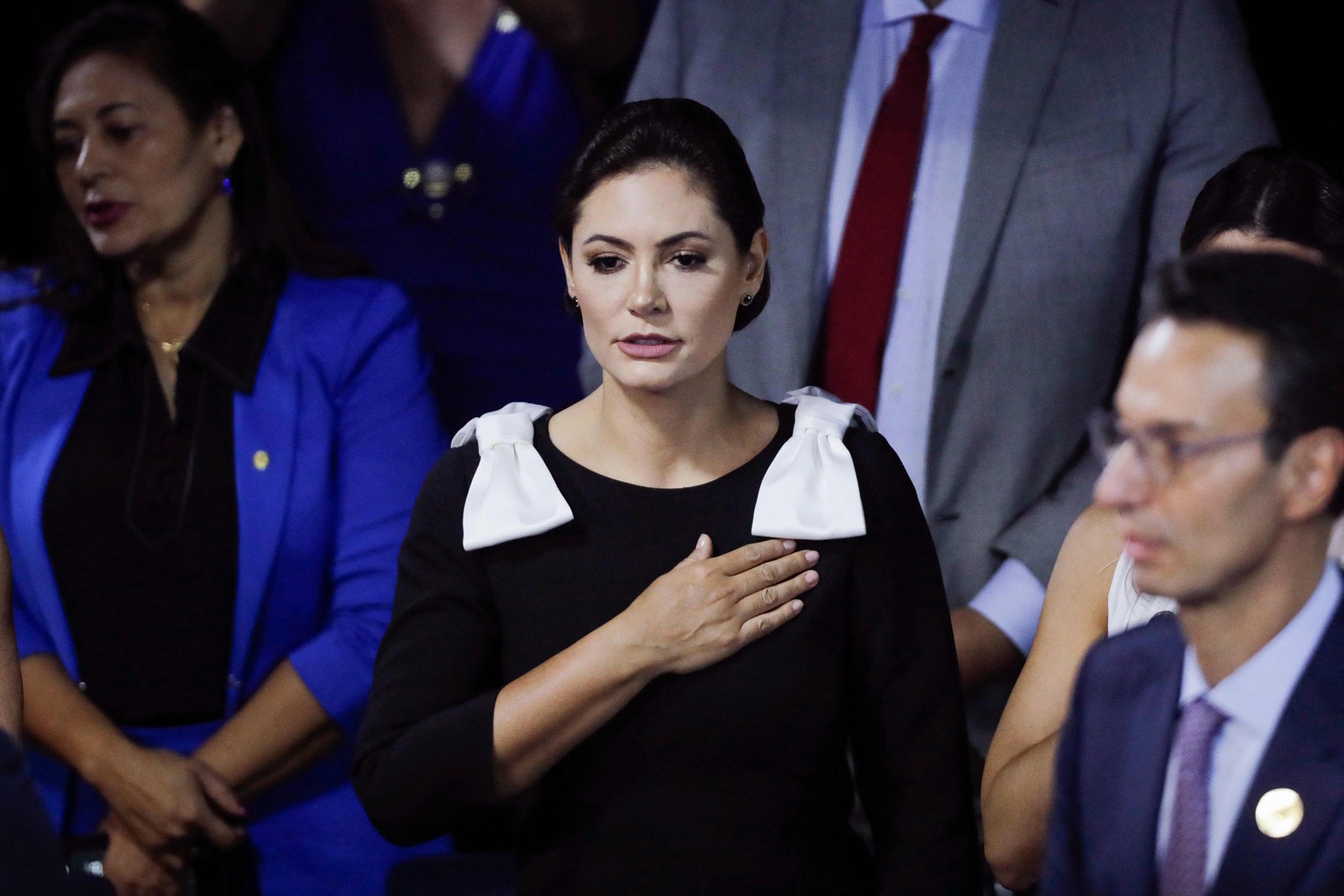 Ex-primeira-dama do Brasil Michelle Bolsonaro esteve presente à cerimônia de posse do novo Senado, em apoio à candidatura de Rogério Marinho (PL) — Foto: SÉRGIO LIMA/AFP