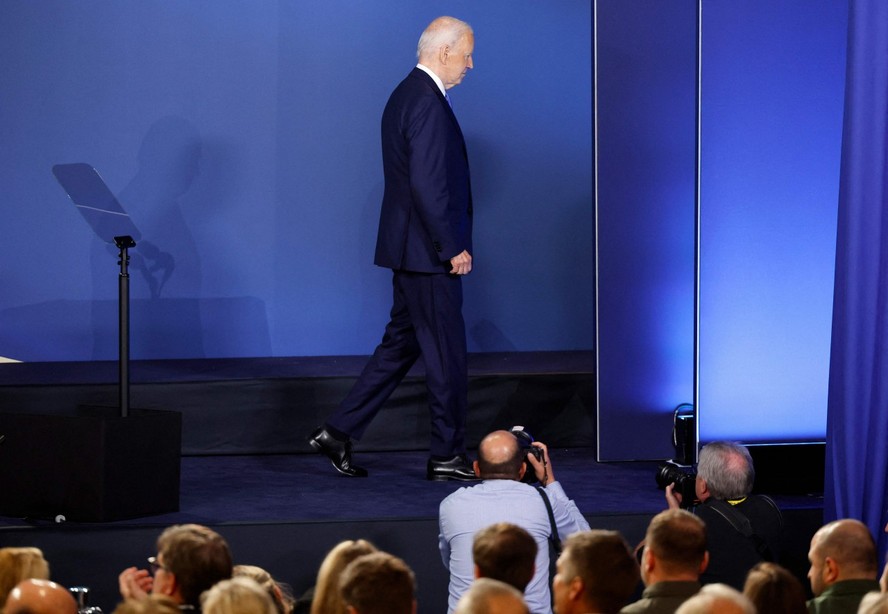 Biden deixando evento no último dia da cúpula da Otan em Washington