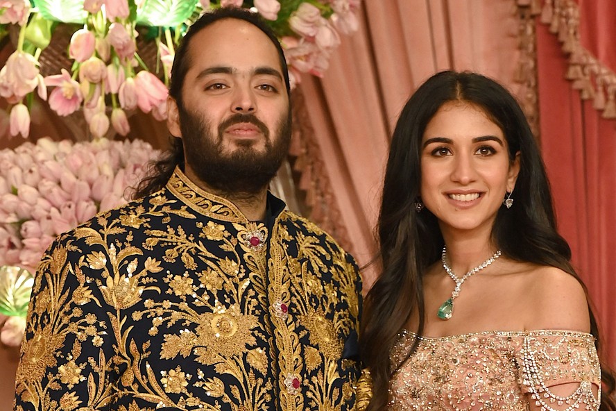 Anant Ambani e Radhika Merchant reúnem celebridades, políticos e empresários em casamento na Índia