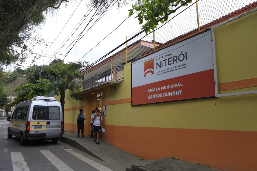 Escola Santos Dumont: vereador quer garantir que alunos acessem coletivos