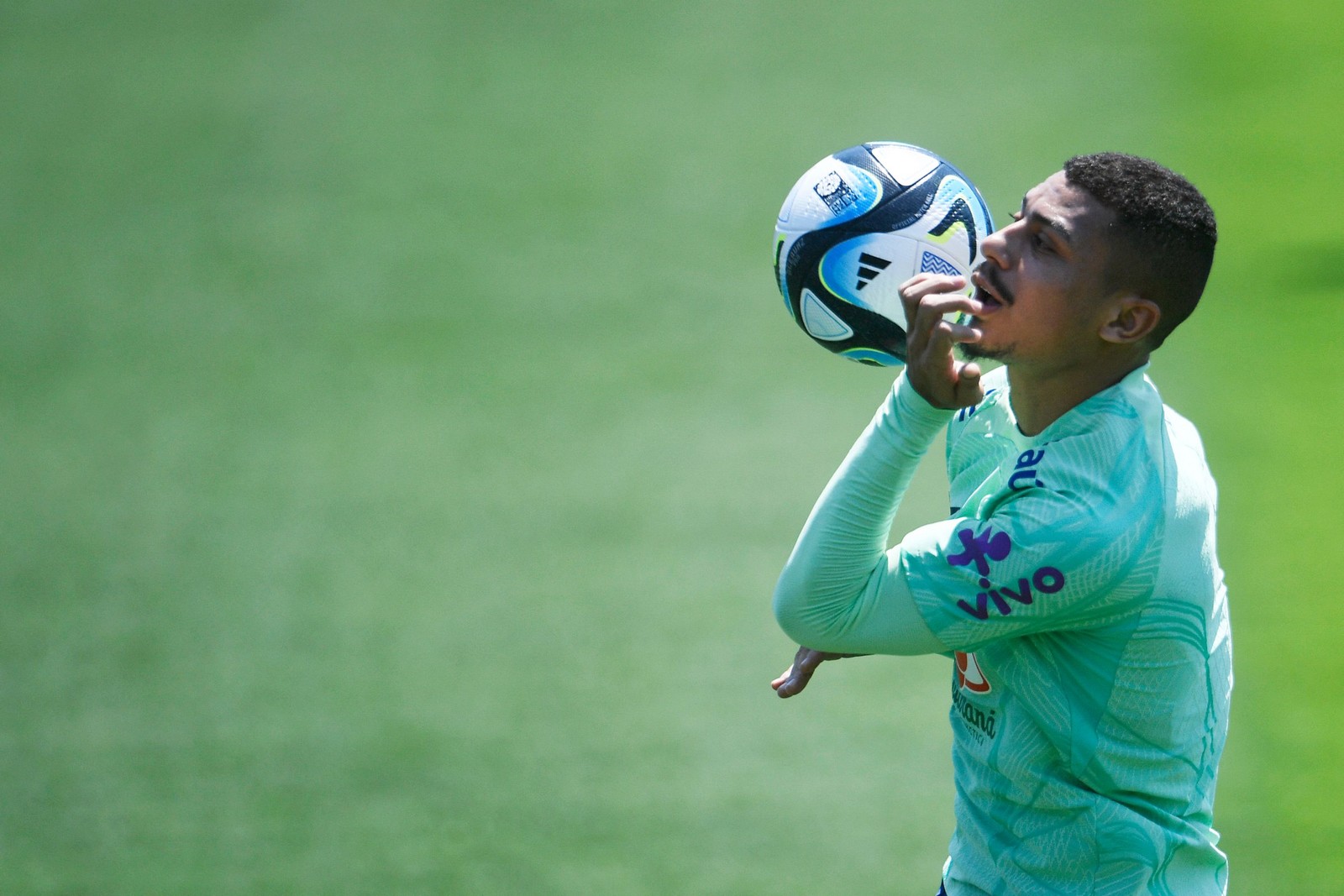 André, do Fluminense, treinando pela Seleção Brasileira de Diniz — Foto: Daniel Ramalho/AFP