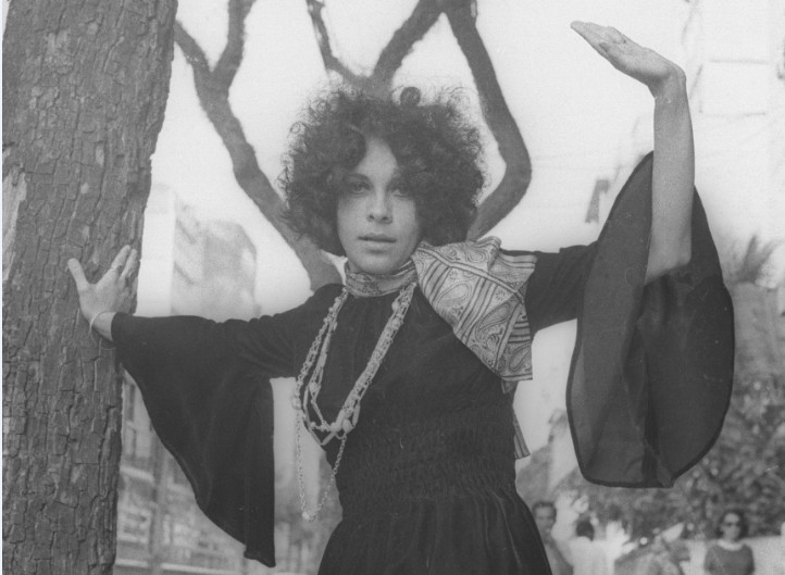 Gal Costa posa para foto em outubro de 1969, numa rua de Ipanema — Foto: Eurico Dantas/Agência O GLOBO
