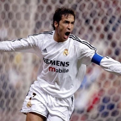 RAÚL - O espanhol Raúl marcou 71 gols em suas passagens por Real Madrid e Shalke 04Twitter