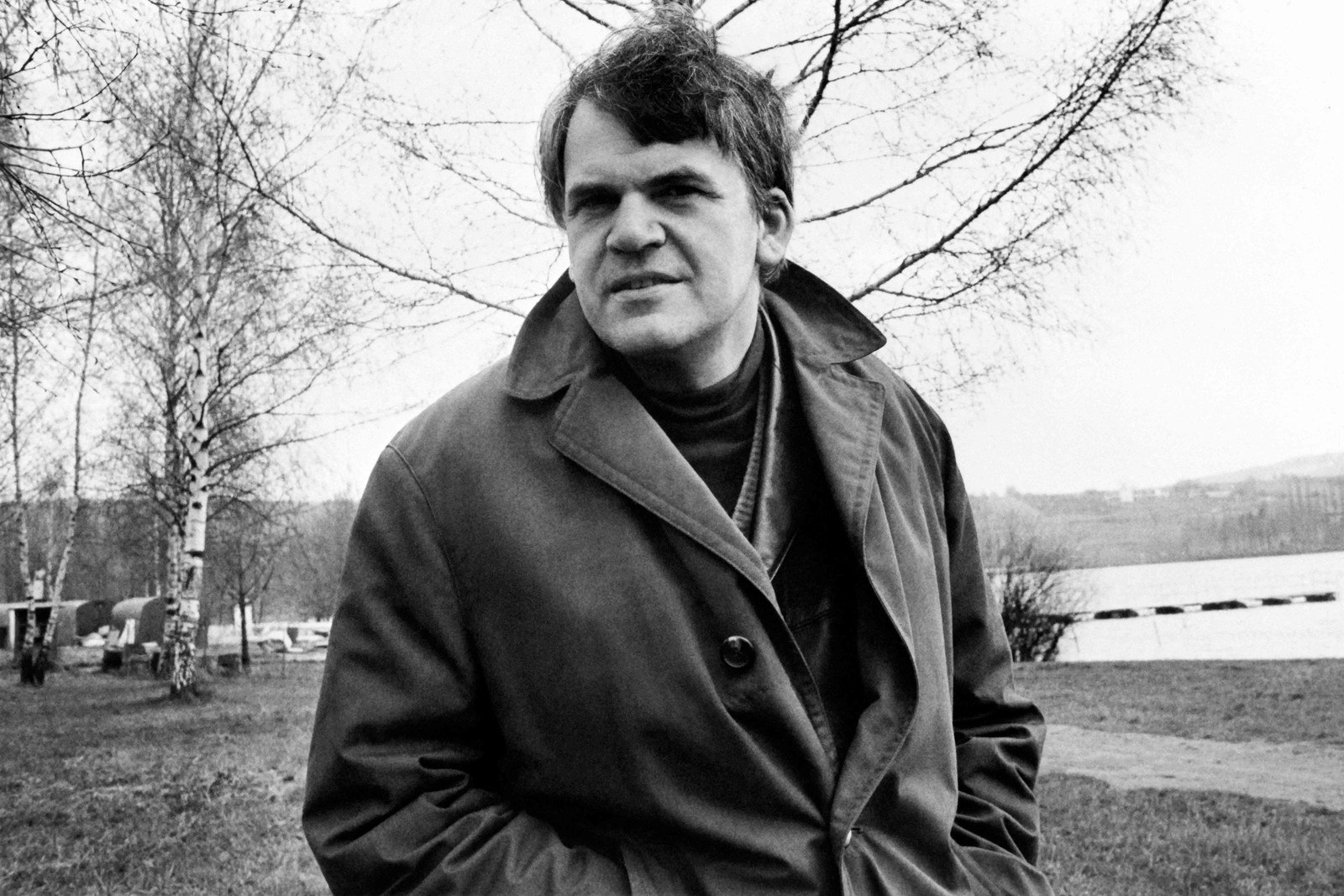 O escritor tcheco Milan Kundera — Foto: AFP