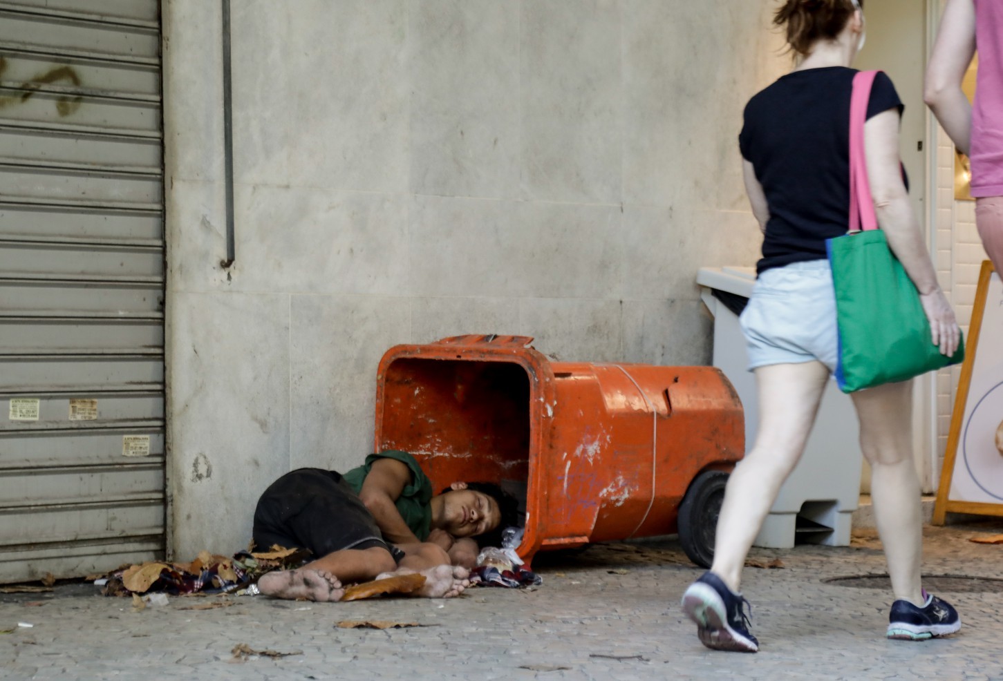 Mesmo com o aumento no valor do Auxílio Brasil, número de pessoas morando nas ruas tem crescido no país. — Foto: Gabriel de Paiva