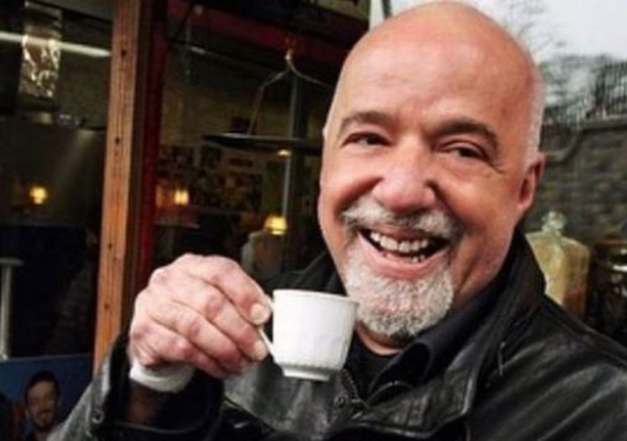 Escritor Paulo Coelho em post no Instagram de 25 de julho de 2021